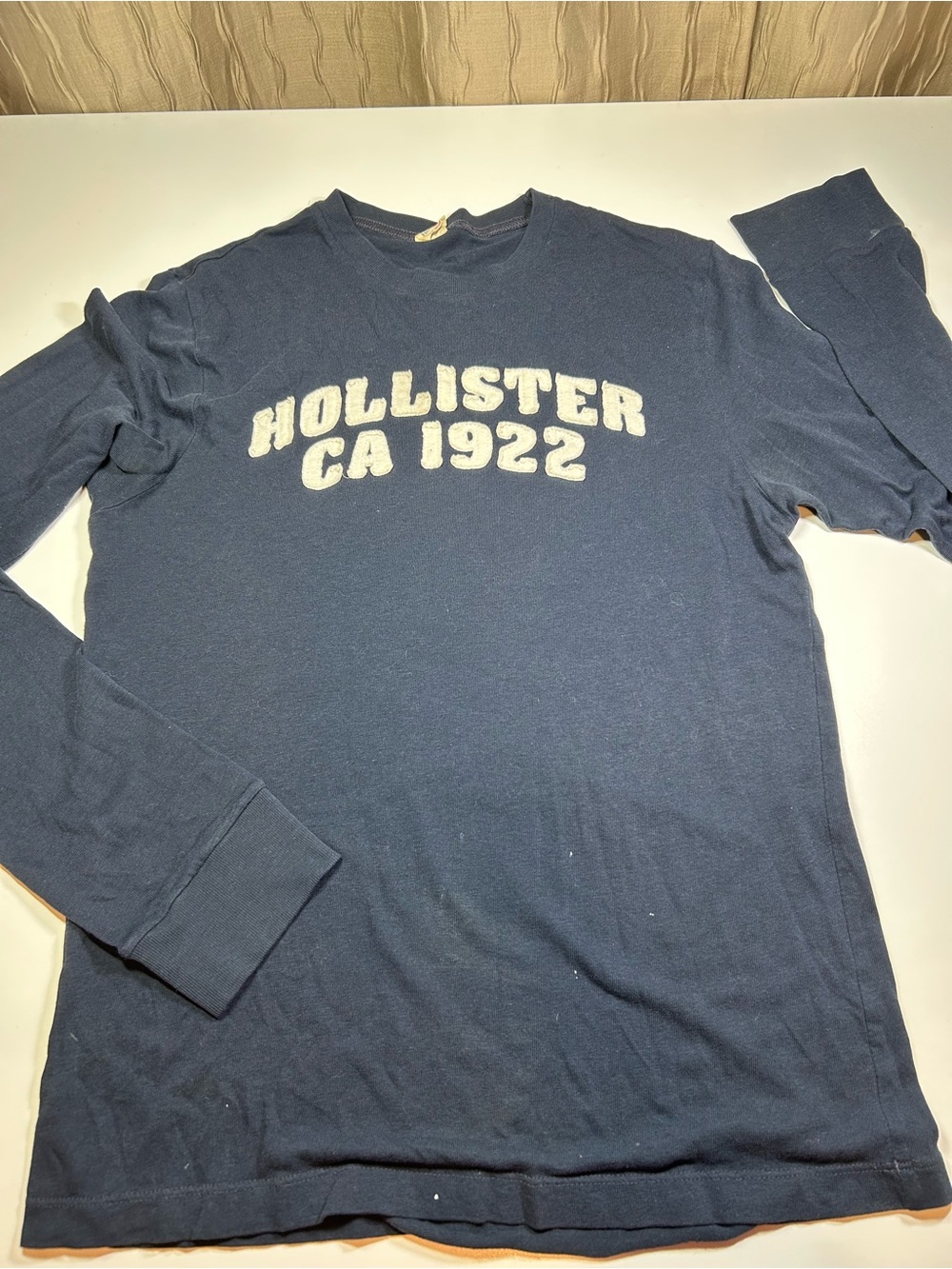 Hollister Men’s Small S Distressed Navy Long Sleeve CA 1922 Graphic Tee
